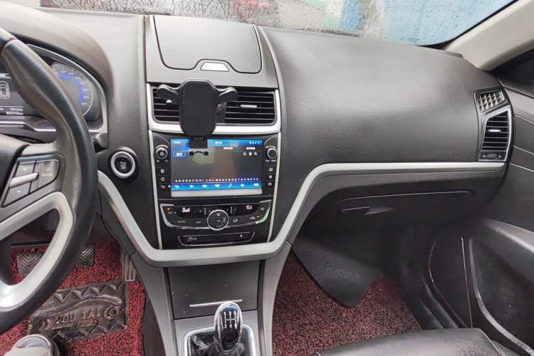 Used Geely Auto Emgrand 2016 Sedan 1.5L Manual Upward Edition Audio And AC Panel