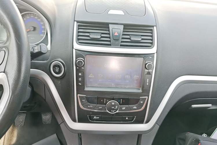 Used Geely Auto Emgrand 2016 Hatchback RS 1.5L Manual - Upward Edition Audio And AC Panel