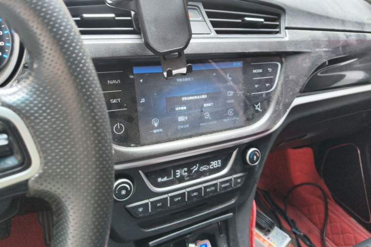 Used Geely Auto Emgrand 2016 Sedan 1.5L Manual Upward Edition Audio And AC Panel
