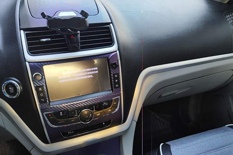 Used Geely Auto Emgrand 2016 Sedan 1.5L CVT Luxury Model Audio And AC Panel