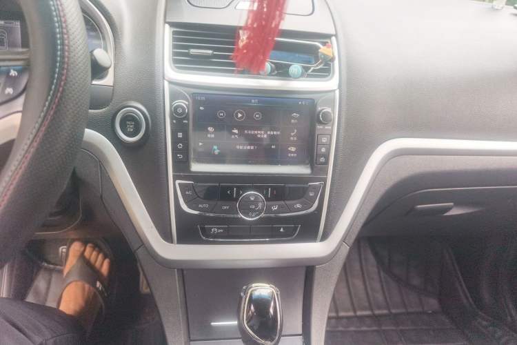 Used Geely Auto Emgrand 2016 Sedan 1.5L CVT Upward Version Audio And AC Panel