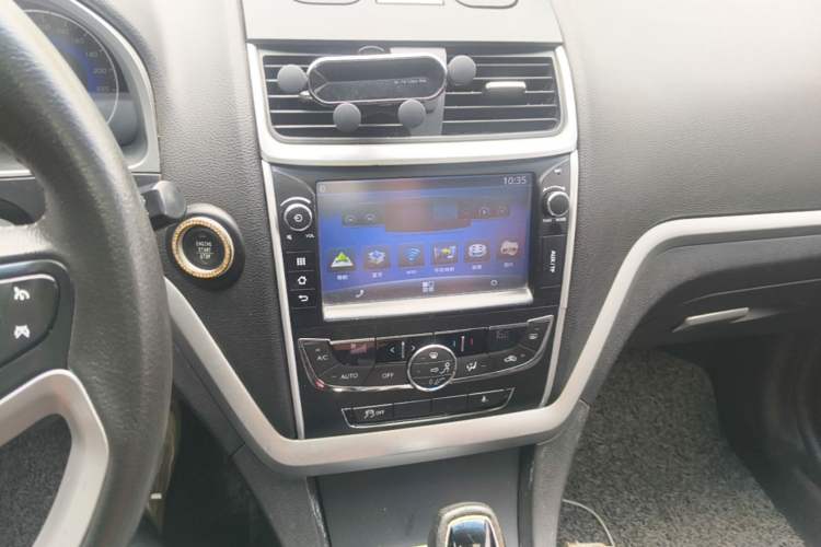 Used Geely Auto Emgrand 2016 Hatchback RS 1.5L CVT Upward Edition Audio And AC Panel
