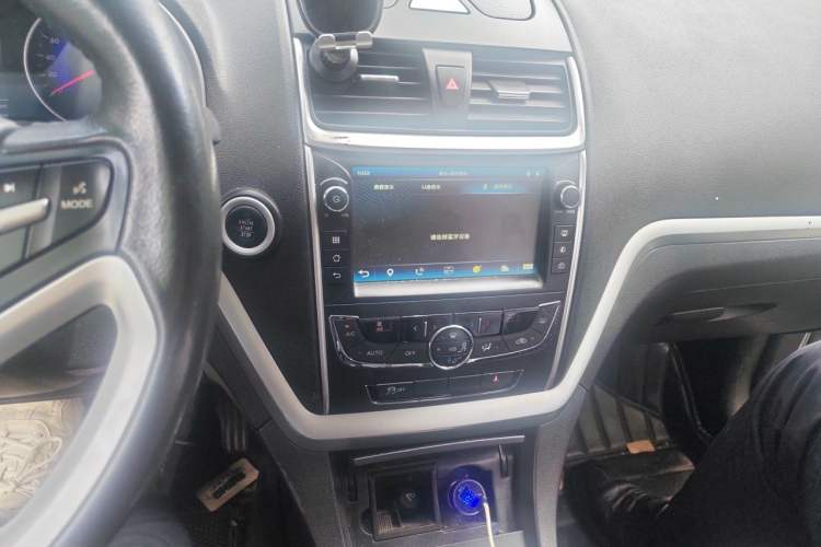 Used Geely Auto Emgrand 2016 Sedan 1.5L Manual Upward Edition Audio And AC Panel