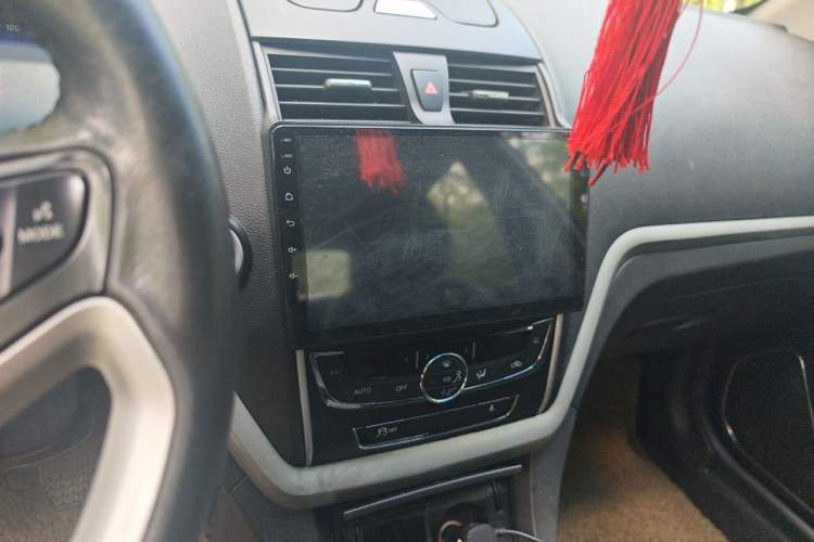 Used Geely Auto Emgrand 2016 Sedan 1.5L Manual Upward Edition Audio And AC Panel
