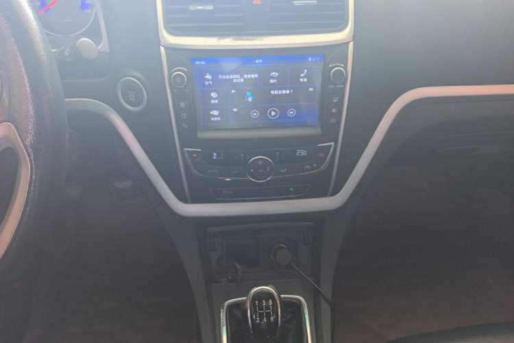 Used Geely Auto Emgrand 2016 Sedan 1.5L Manual Upward Edition Audio And AC Panel