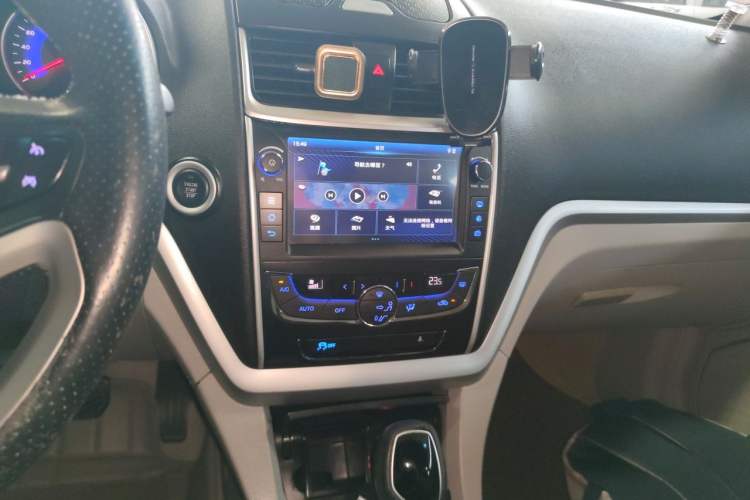 Used Geely Auto Emgrand 2016 Sedan 1.5L CVT Luxury Model Audio And AC Panel