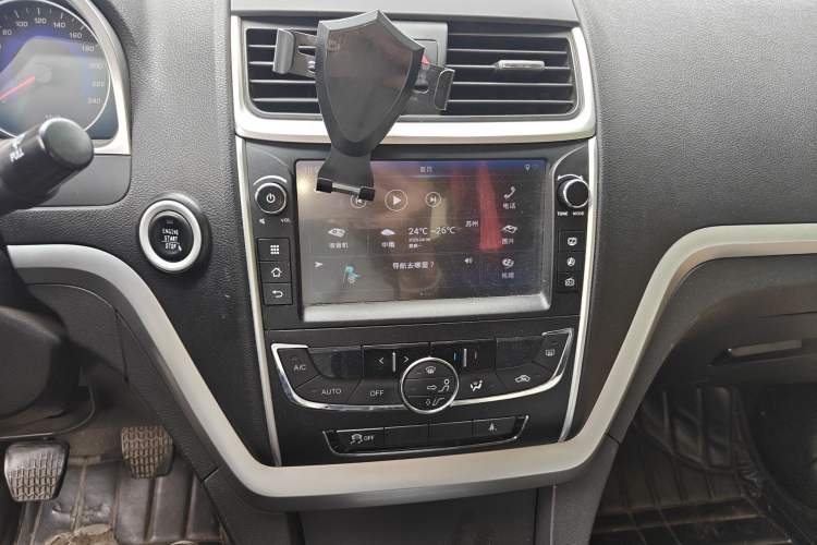 Used Geely Auto Emgrand 2016 Sedan 1.5L Manual Upward Edition Audio And AC Panel