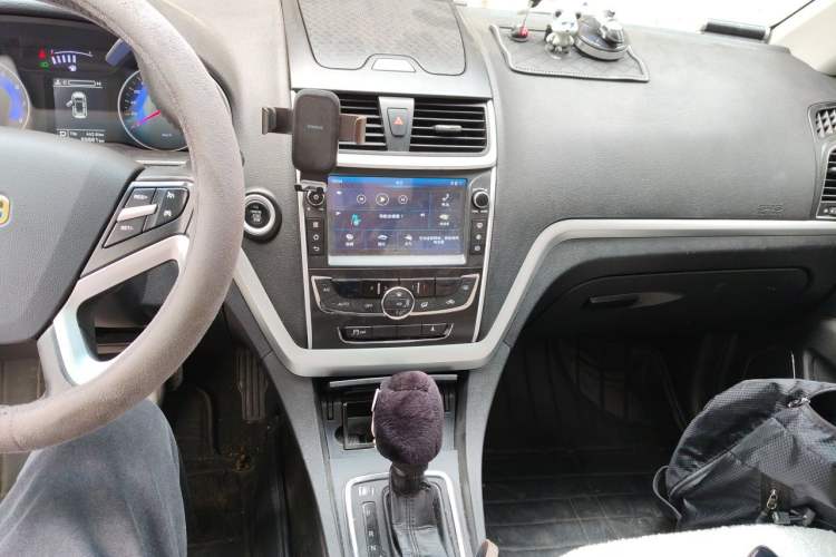 Used Geely Auto Emgrand 2016 Sedan 1.5L CVT Upward Version Audio And AC Panel