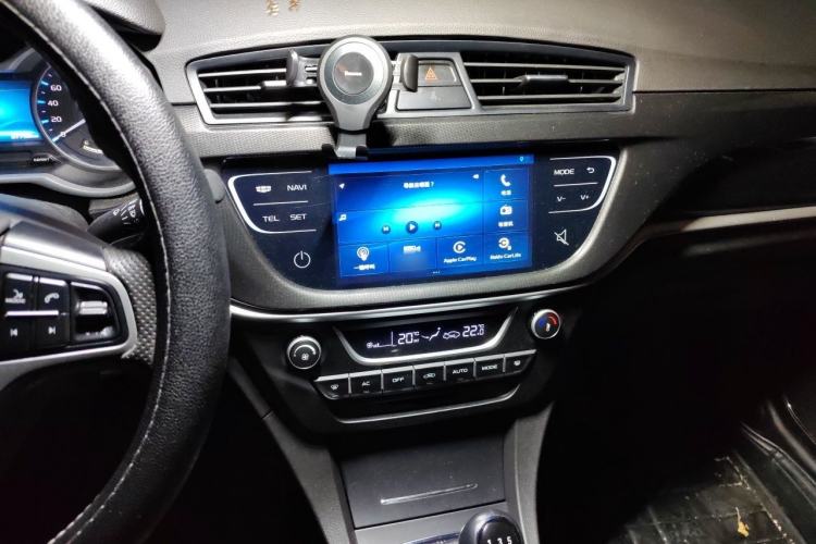 Used Geely Auto Emgrand 2016 Sedan 1.5L Manual Upward Edition Audio And AC Panel