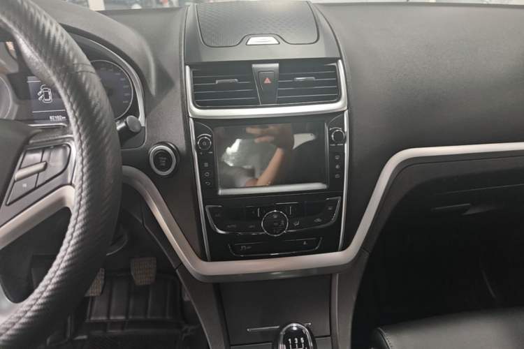 Used Geely Auto Emgrand 2016 Sedan 1.5L Manual Upward Edition Audio And AC Panel