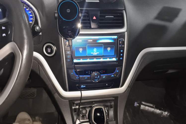 Used Geely Auto Emgrand 2016 Sedan 1.5L CVT Upward Version Audio And AC Panel