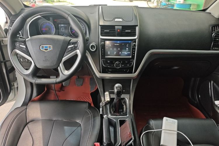 Used Geely Auto Emgrand 2016 Sedan 1.5L Manual Upward Edition Center Console
