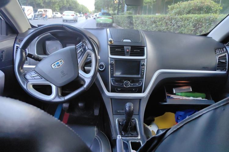 Used Geely Auto Emgrand 2016 Sedan 1.5L Manual Upward Edition Center Console