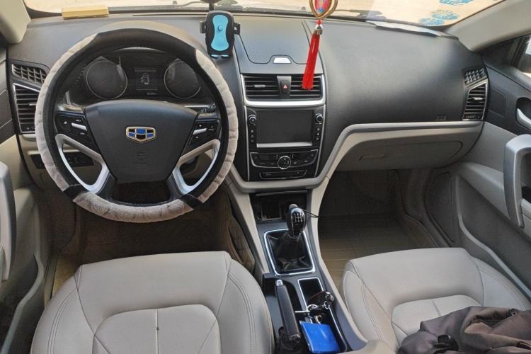 Used Geely Auto Emgrand 2016 Sedan 1.5L Manual Luxury Model Center Console