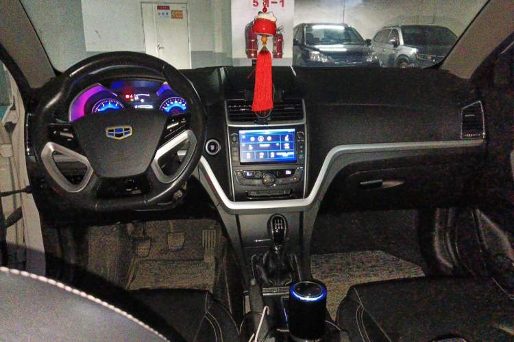 Used Geely Auto Emgrand 2016 Sedan 1.5L Manual Upward Edition Center Console