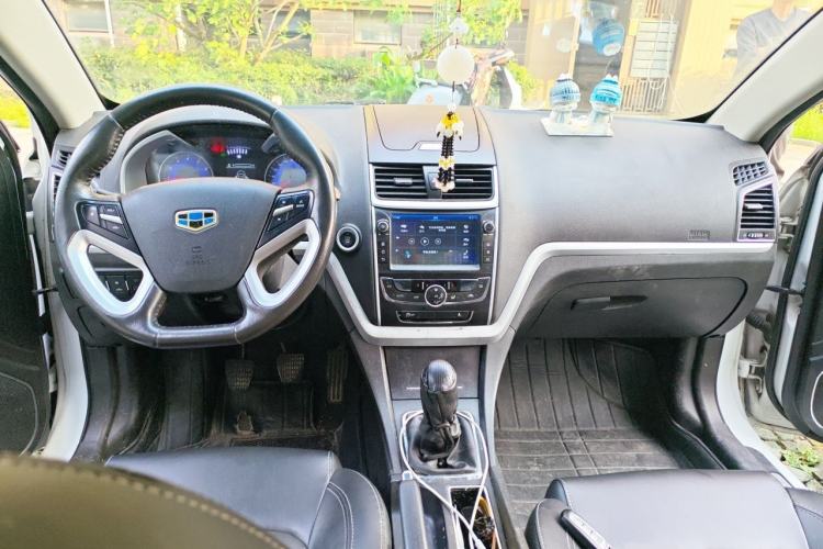 Used Geely Auto Emgrand 2016 Sedan 1.5L Manual Upward Edition Center Console