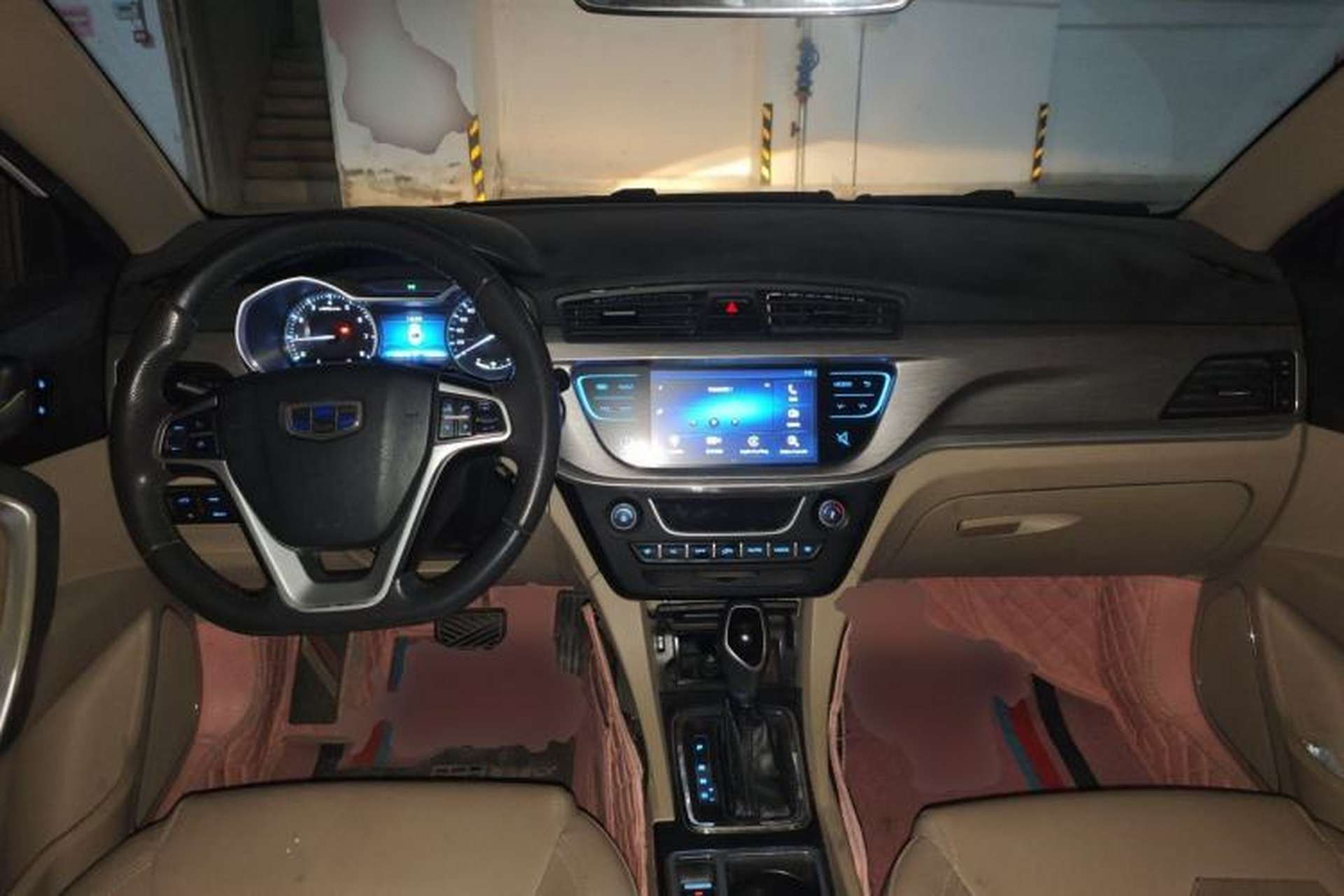 Used Geely Auto Emgrand 2016 Sedan 1.5L CVT Luxury Model Center Console