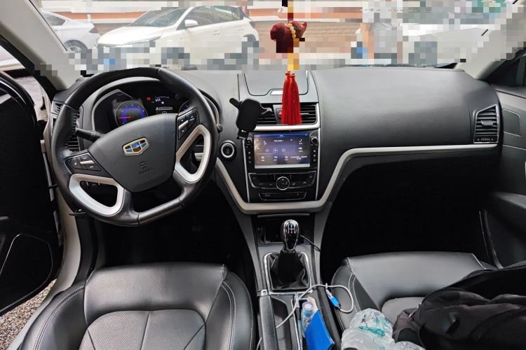 Used Geely Auto Emgrand 2016 Sedan 1.5L Manual Upward Edition Center Console