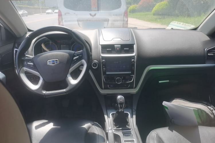 Used Geely Auto Emgrand 2016 Hatchback RS 1.5L Manual - Upward Edition Center Console