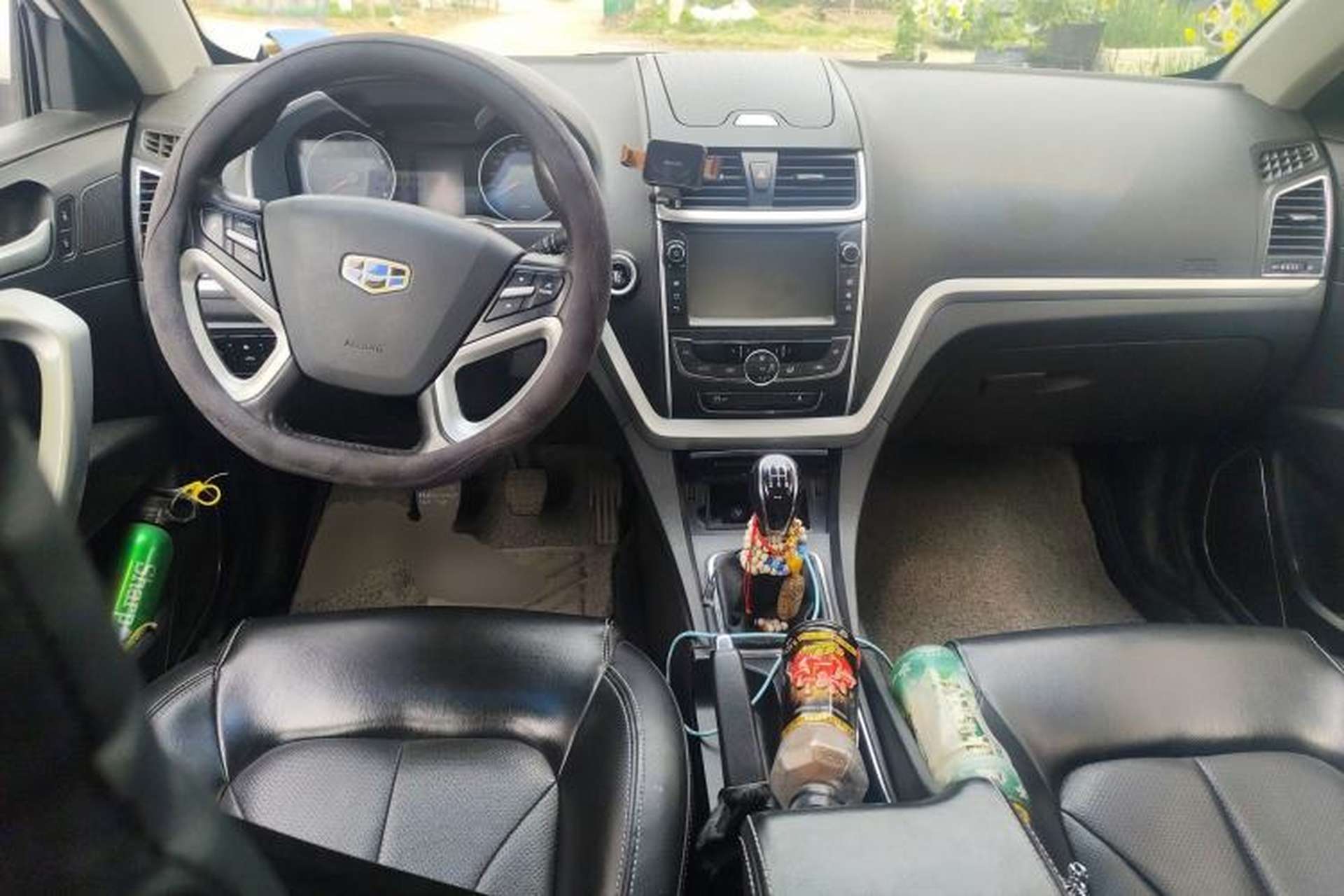 Used Geely Auto Emgrand 2016 Sedan 1.5L Manual Upward Edition Center Console