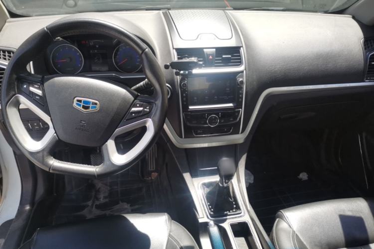 Used Geely Auto Emgrand 2016 Sedan 1.5L Manual Upward Edition Center Console