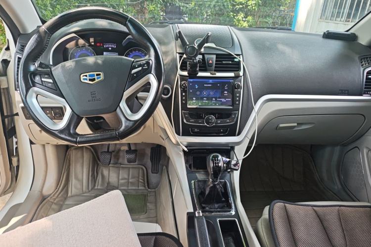 Used Geely Auto Emgrand 2016 Sedan 1.5L Manual Fashion Edition Center Console