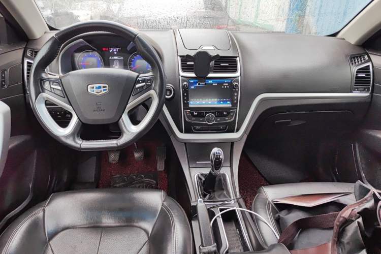 Used Geely Auto Emgrand 2016 Sedan 1.5L Manual Upward Edition Center Console