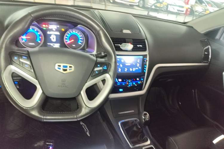 Used Geely Auto Emgrand 2016 Sedan 1.5L Manual Upward Edition Center Console