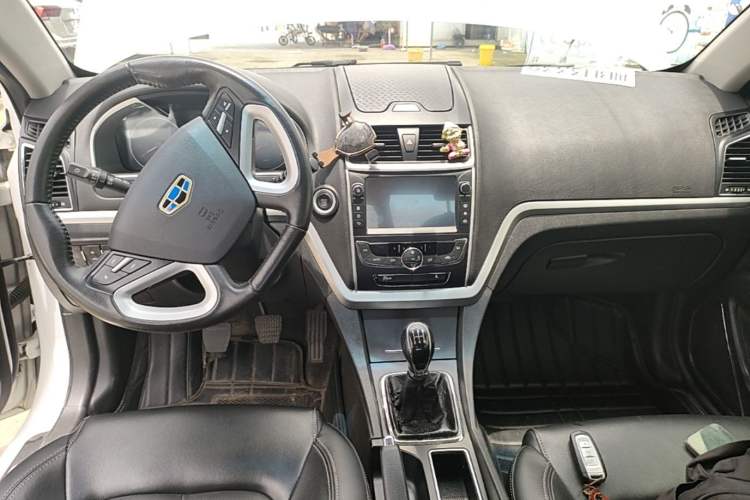 Used Geely Auto Emgrand 2016 Sedan 1.5L Manual Upward Edition Center Console