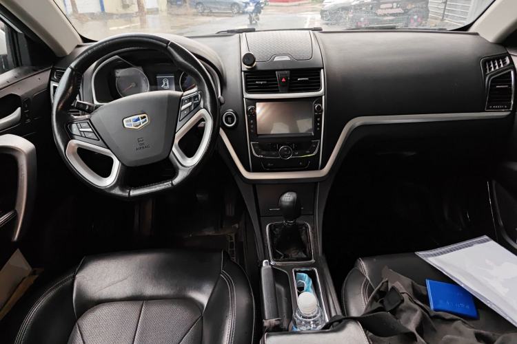 Used Geely Auto Emgrand 2016 Sedan 1.5L Manual Upward Edition Center Console