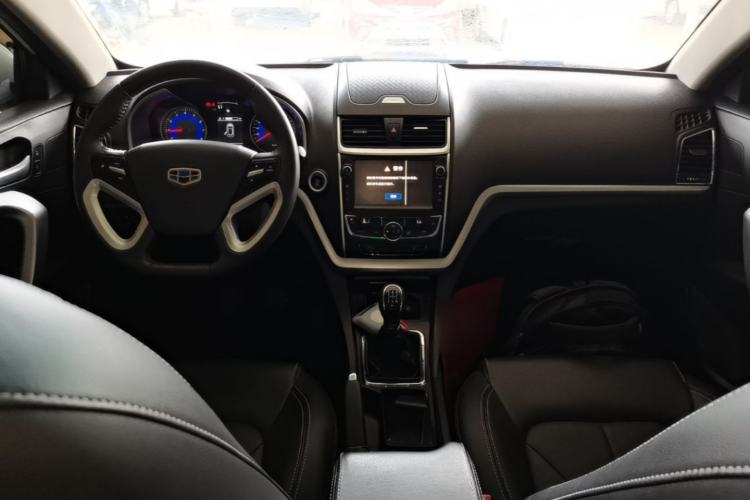 Used Geely Auto Emgrand 2016 Sedan 1.5L Manual Upward Edition Center Console