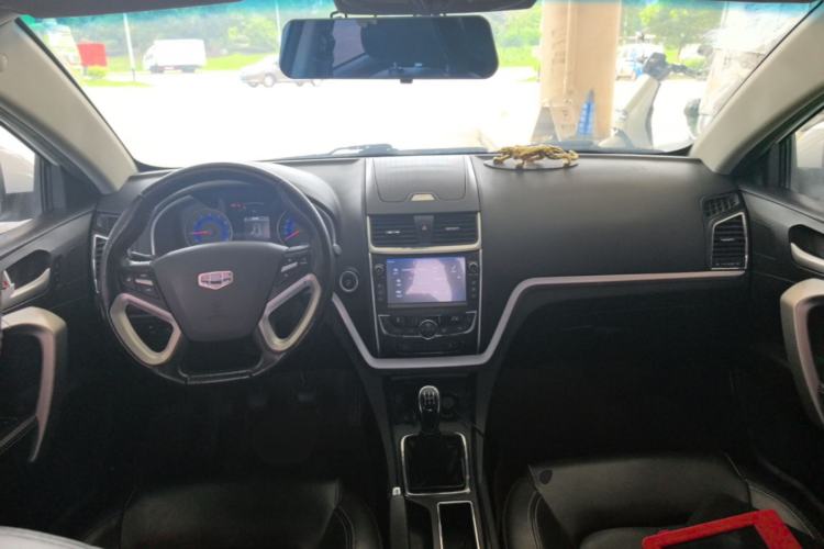 Used Geely Auto Emgrand 2016 Sedan 1.5L Manual Upward Edition Center Console
