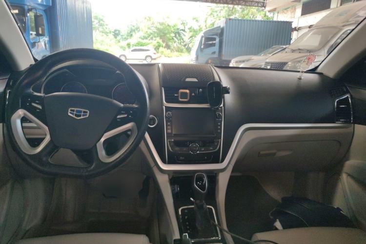 Used Geely Auto Emgrand 2016 Sedan 1.5L CVT Luxury Model Center Console