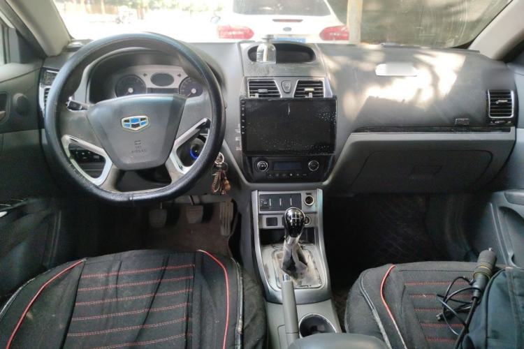 Used Geely Auto Emgrand 2016 Sedan 1.3T Manual Upward Edition Center Console