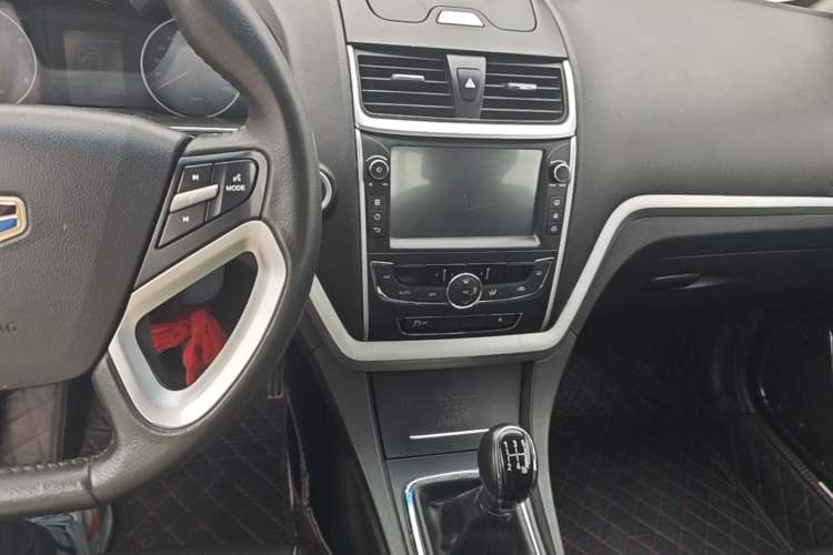Used Geely Auto Emgrand 2016 Sedan 1.5L Manual Upward Edition Center Console