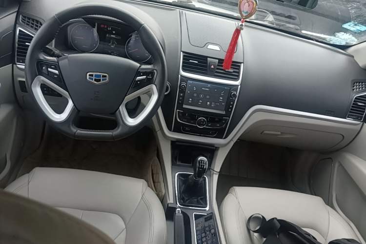 Used Geely Auto Emgrand 2016 Sedan 1.5L Manual Luxury Model Center Console