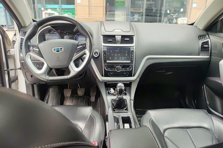Used Geely Auto Emgrand 2016 Sedan 1.5L Manual Upward Edition Center Console