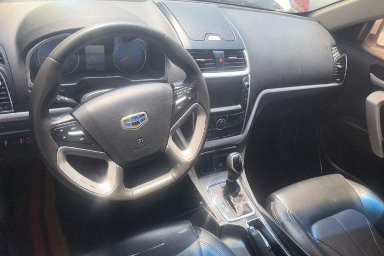 Used Geely Auto Emgrand 2016 Sedan 1.5L CVT Upward Version Center Console