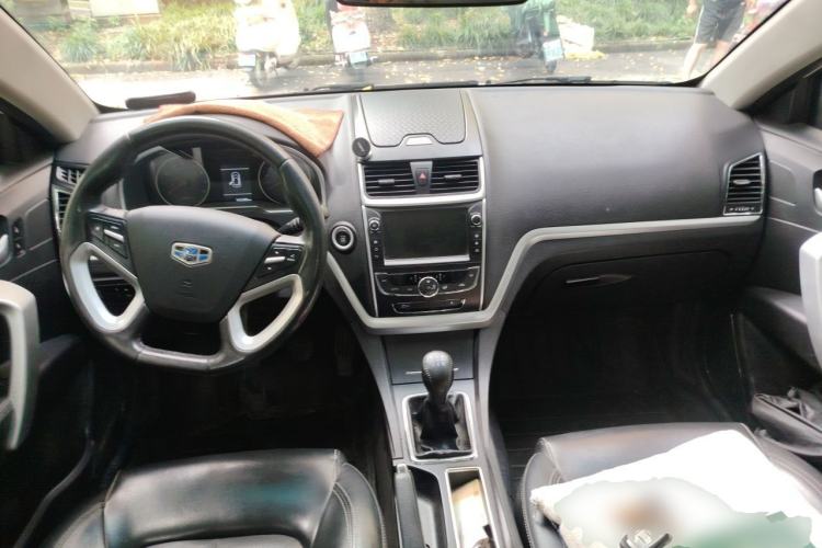Used Geely Auto Emgrand 2016 Sedan 1.5L Manual Upward Edition Center Console