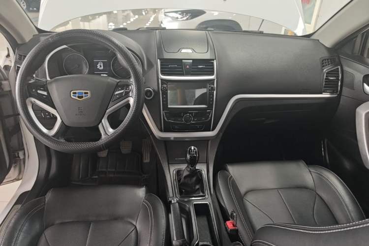 Used Geely Auto Emgrand 2016 Sedan 1.5L Manual Upward Edition Center Console