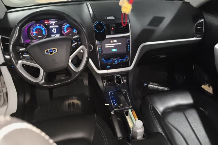 Used Geely Auto Emgrand 2016 Sedan 1.5L CVT Upward Version Center Console