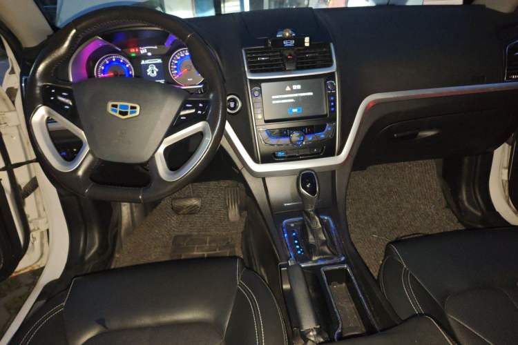 Used Geely Auto Emgrand 2016 Sedan 1.5L CVT Upward Version Center Console
