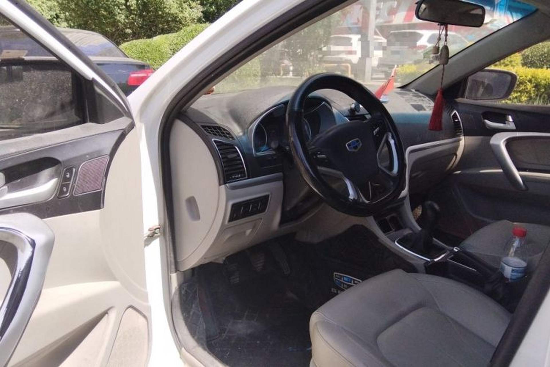 Used Geely Auto Emgrand 2016 Sedan 1.5L Manual Luxury Model Driver Seat