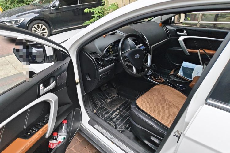 Used Geely Auto Emgrand 2016 Hatchback RS 1.5L CVT Upward Edition Driver Seat