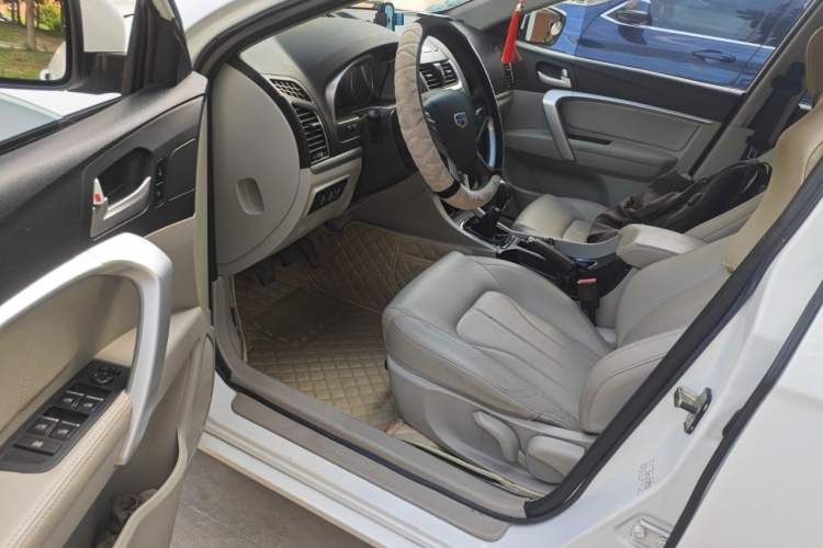 Used Geely Auto Emgrand 2016 Sedan 1.5L Manual Luxury Model Driver Seat
