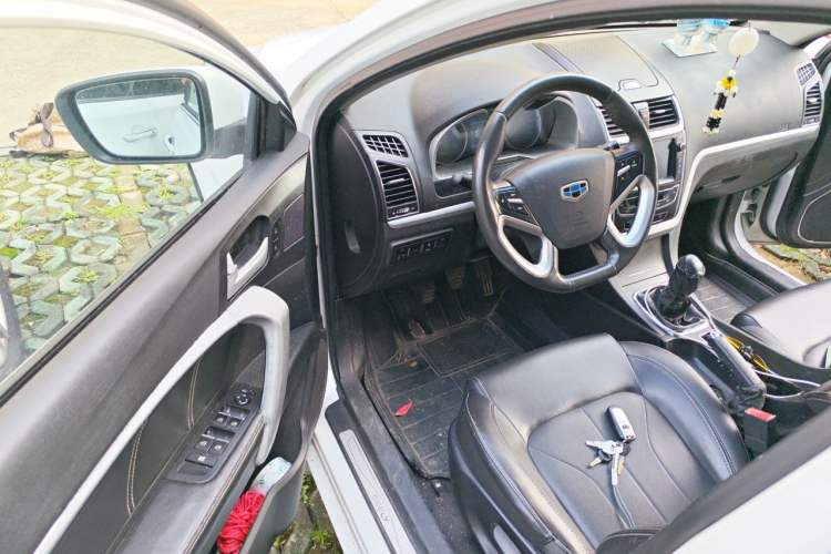 Used Geely Auto Emgrand 2016 Sedan 1.5L Manual Upward Edition Driver Seat