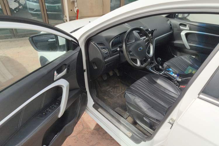Used Geely Auto Emgrand 2016 Sedan 1.5L Manual Upward Edition Driver Seat