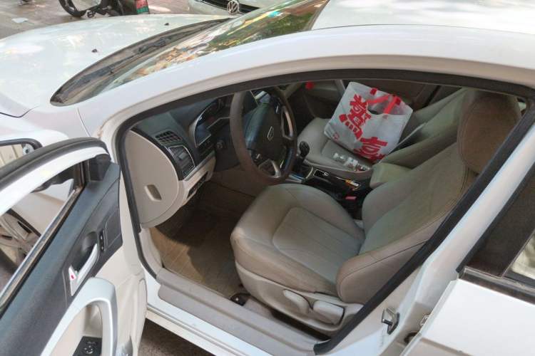 Used Geely Auto Emgrand 2016 Sedan 1.5L Manual Luxury Model Driver Seat