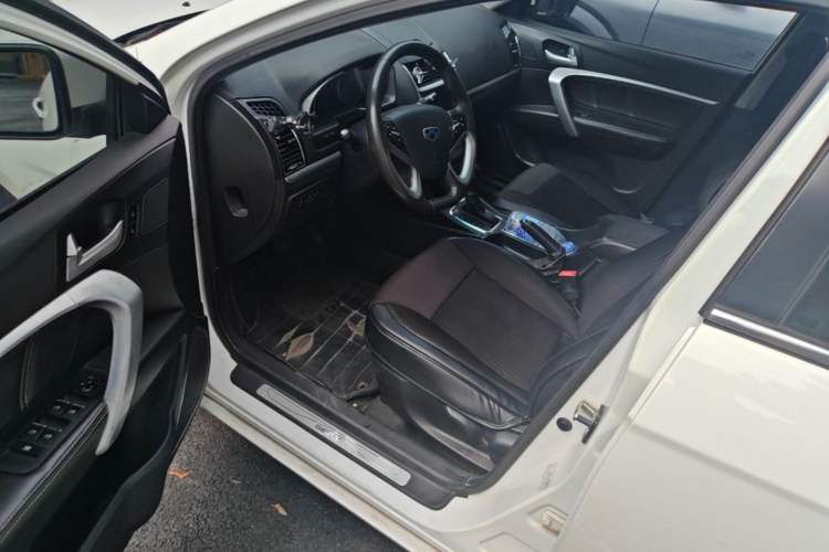 Used Geely Auto Emgrand 2016 Sedan 1.5L CVT Upward Version Driver Seat