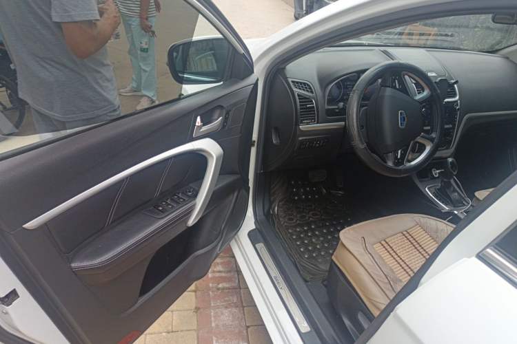 Used Geely Auto Emgrand 2016 Sedan 1.3T CVT Upward Edition Driver Seat
